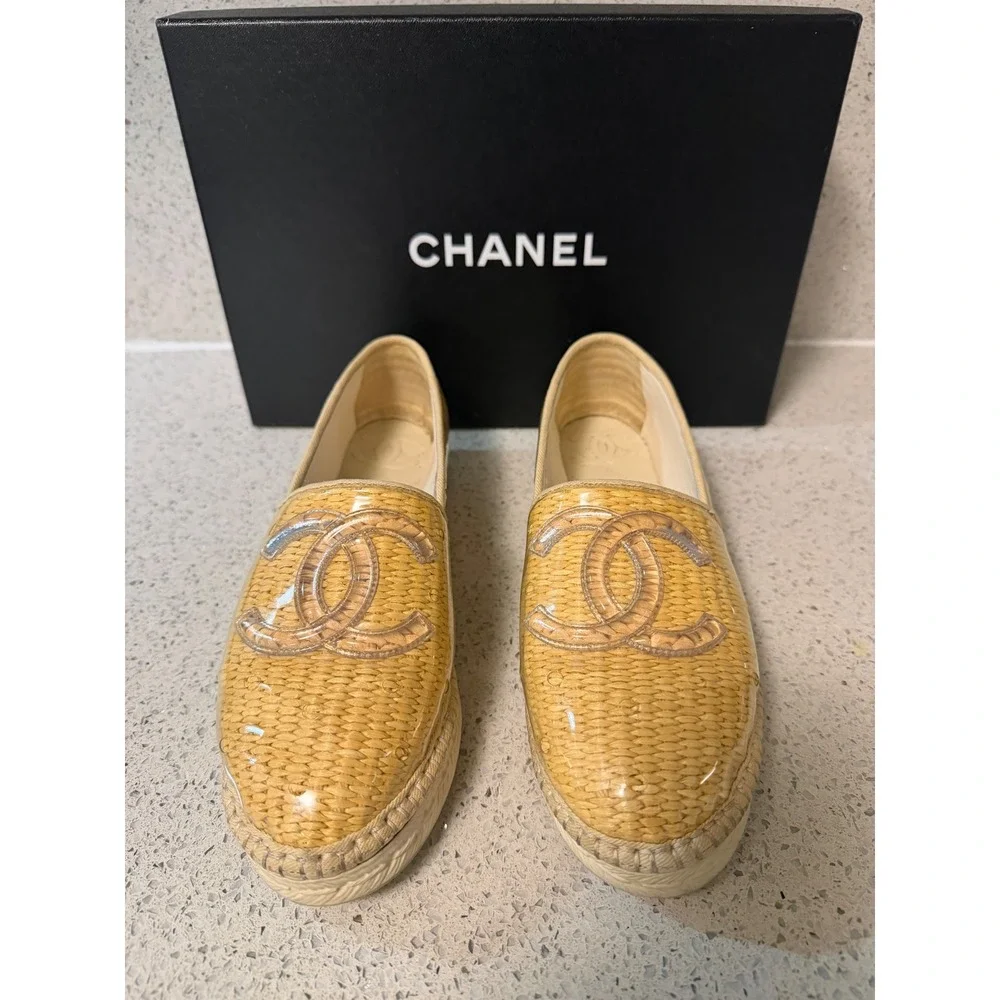 Chanel Raffia PVC‎ CC Logo Espadrilles Beige Woven Straw Flats Slip On Shoes